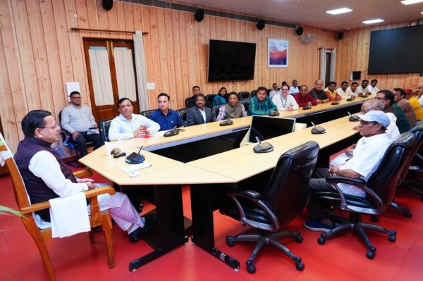 ​देवभूमि और छत्तीसगढ़ के बीच बढ़ा वैचारिक सेतु:मुख्यमंत्री श्री धामी से मिले छत्तीसगढ़ के मीडिया प्रतिनिधि