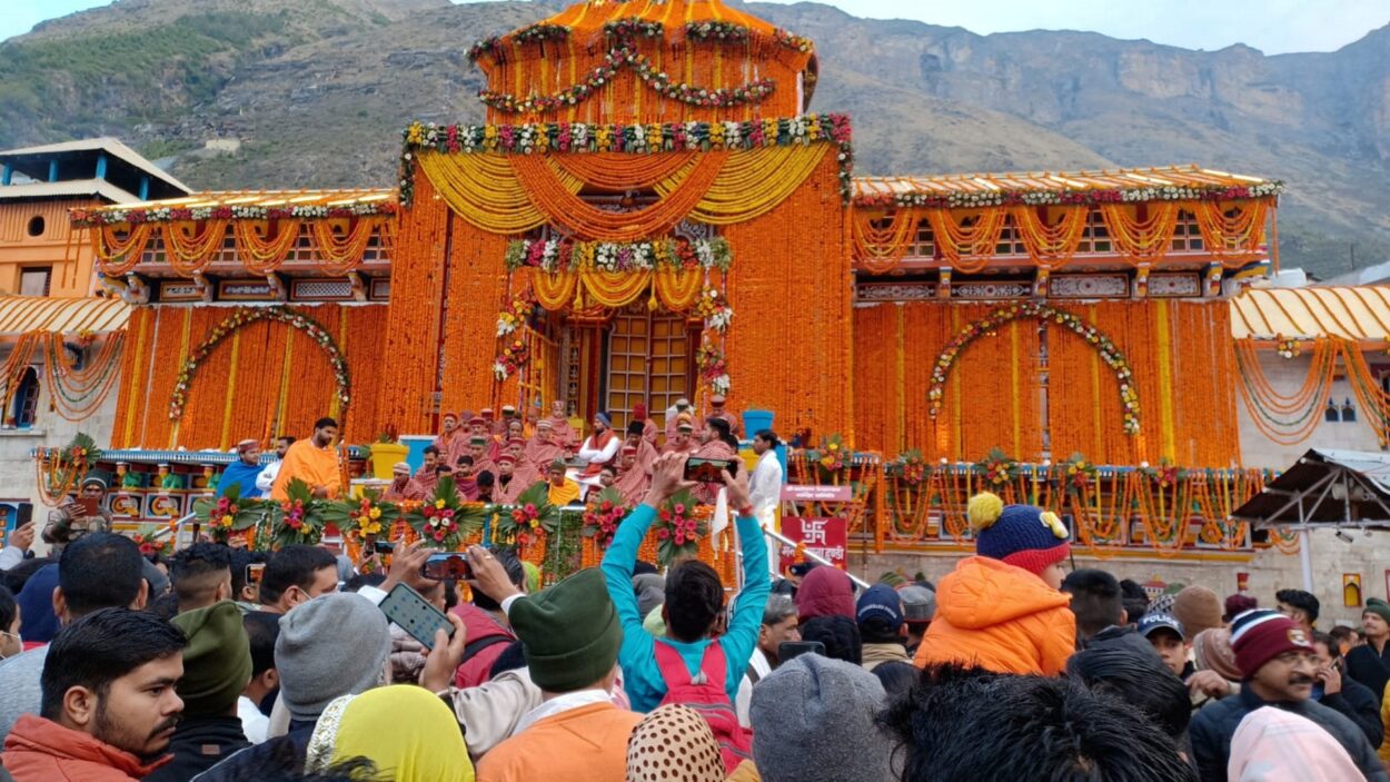 एक हफ्ते में 2 लाख से अधिक श्रद्धालुओं ने की चार धाम यात्रा&hellip;