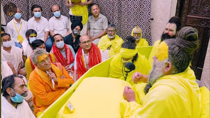 हाथरस की घटना के बाद संत प्रेमानंद ने बंद की रात्रि की पदयात्रा