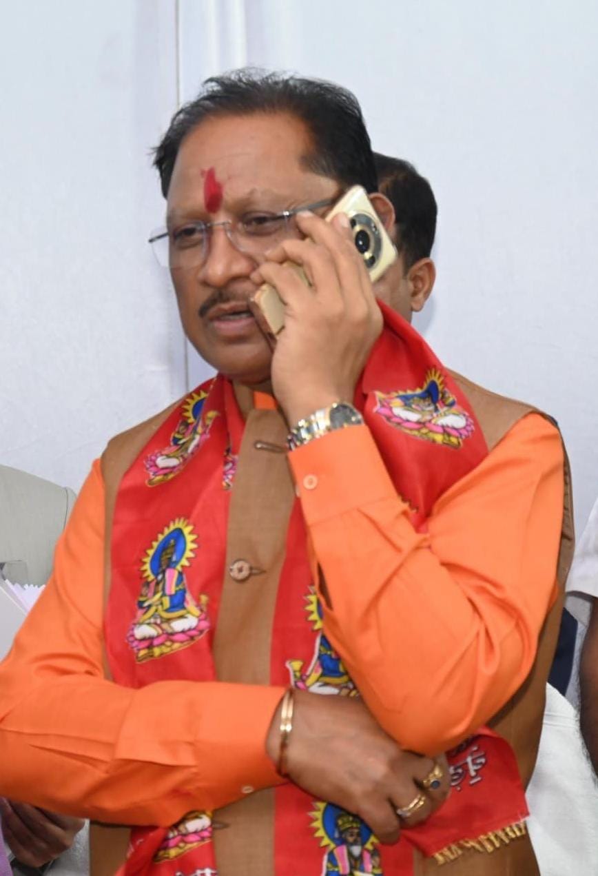 मुख्यमंत्री श्री विष्णु देव साय दिव्य शिव महापुराण कथा के समापन समारोह में वर्चुअली हुए शामिल