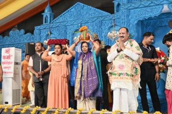 जशपुर के मधेश्वर पहाड़ की ख्याति देश-विदेश तक पहुंची : पं.प्रदीप मिश्रा