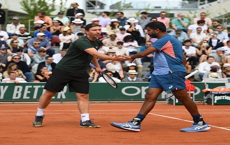 भारत के रोहन बोपन्ना और हालैंड के मात्&zwj;वे मिडेलकूप पुरुष डब्&zwj;ल्&zwj;स के क्&zwj;वार्टर फाइनल में