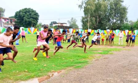 राष्ट्रीय खेल दिवस पर जिले के खिलाड़ियों को किया गया सम्मानित