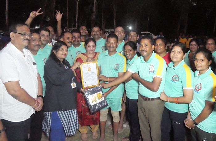 गोल्डन बुक ऑफ वर्ल्ड रिकॉर्ड में दर्ज हुआ कबीरधाम पुलिस के ग्राम खेल समिति का नाम