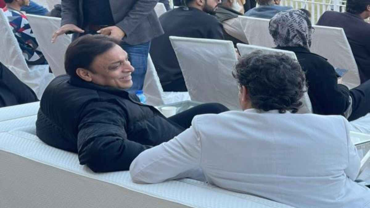 'पनोती के स्टेडियम में जाते ही पाकिस्तान हार गया,' मैच देखने गये शोएब अख्तर को किया गया ट्रोल