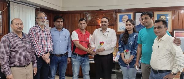 एलआईसी की मंडल स्तरीय टेबल टेनिस प्रतियोगिता में बैसवाड़े बने विजेता