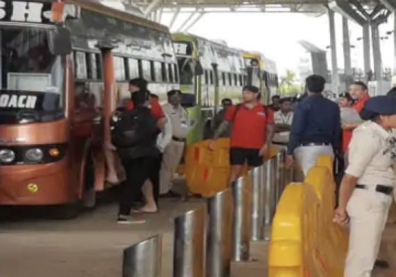 श्रीलंका-इंग्लैंड के क्रिकेट खिलाड़ी RSWS के लिए पहुंचे रायपुर