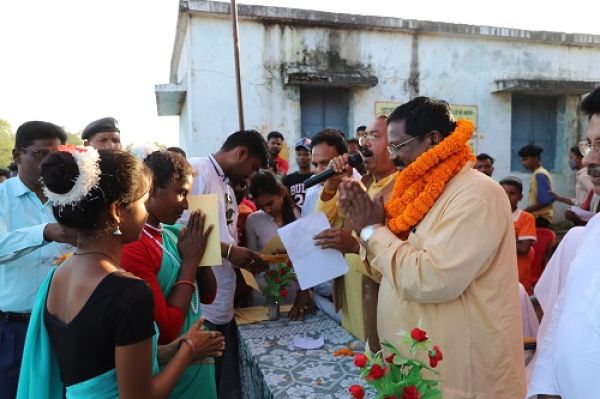 खाद्य मंत्री ने खिलाड़ियों को किया पुरस्कृत