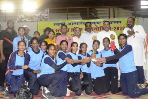 खेल सिखाता हैं अनुशासन : संसदीय सचिव सिंह