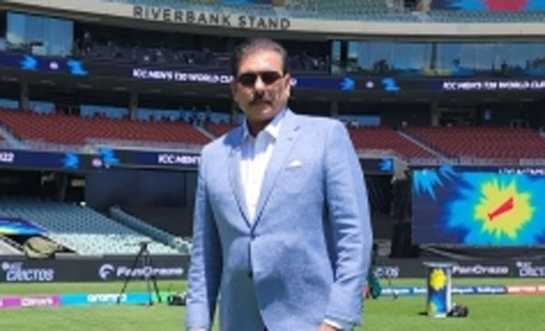 शास्त्री ने ऑस्ट्रेलियाई बल्लेबाजों को बेसिक्स पर ध्यान देने की सलाह दी