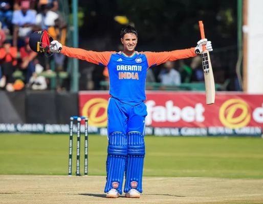 शतक जड़कर अभिषेक ने रिकॉर्ड्स बुक को हिलाया...