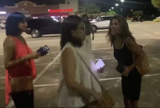 नस्लीय हमले का शिकार हुईं भारतीय महिलाएं, यह कहकर महिला ने मारे थप्पड़...