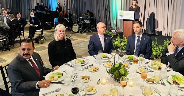 पर्यावरण शिखर सम्मेलन के लिए पिट्सबर्ग में उपस्थित हुए डॉ. जितेंद्र सिंह