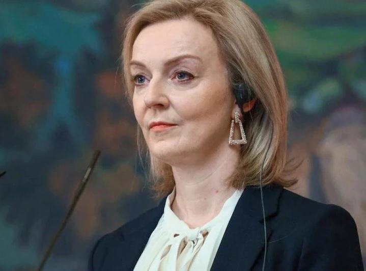 विरोध के बाद प्रधानमंत्री ने वापस लिया आयकर कटौती का फैसला