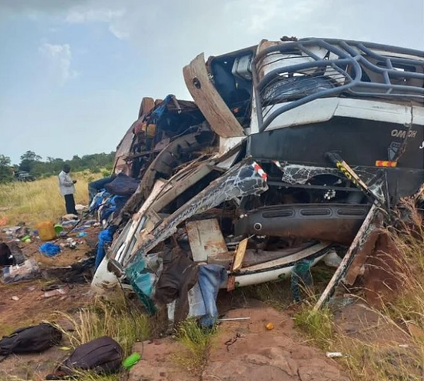 धमाके से उड़ी यात्री बस : 11 की मौत, दर्जनों घायल...