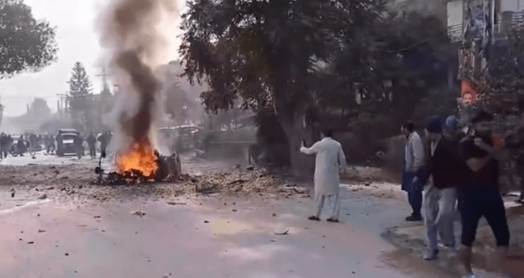 आत्मघाती हमले से दहली राजधानी : 1 पुलिसकर्मी की मौत, 6 घायल...