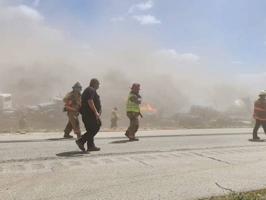  बवंडर से 60 गाड़ियां टकराई, 6 की मौत, 30 घायल