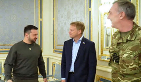  शाप्स ने जेलेंस्की को और अधिक सैन्य सहायता देने का वादा किया