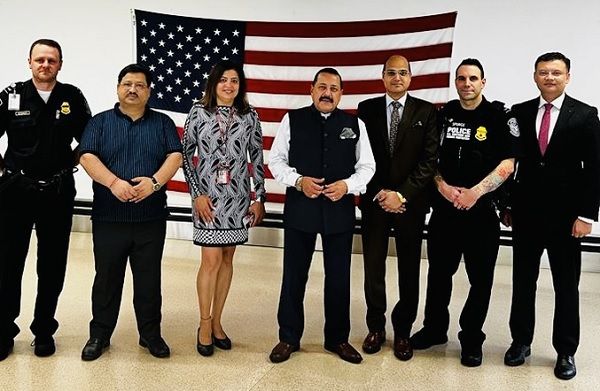 अमेरिका यात्रा में वाशिंगटन से होते हुए केंद्रीय मंत्री जितेंद्र सिंह न्यूयॉर्क पहुंचे