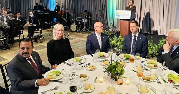 पर्यावरण शिखर सम्मेलन के लिए पिट्सबर्ग में उपस्थित हुए डॉ. जितेंद्र सिंह