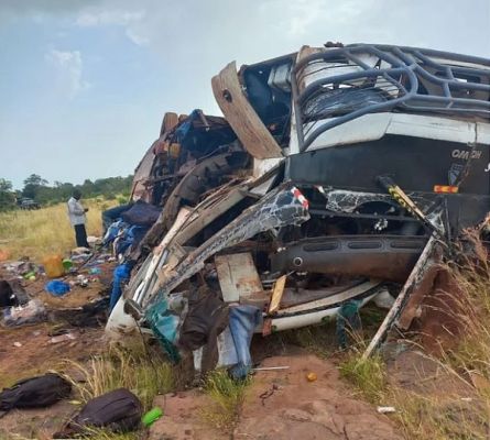 धमाके से उड़ी यात्री बस : 11 की मौत, दर्जनों घायल...