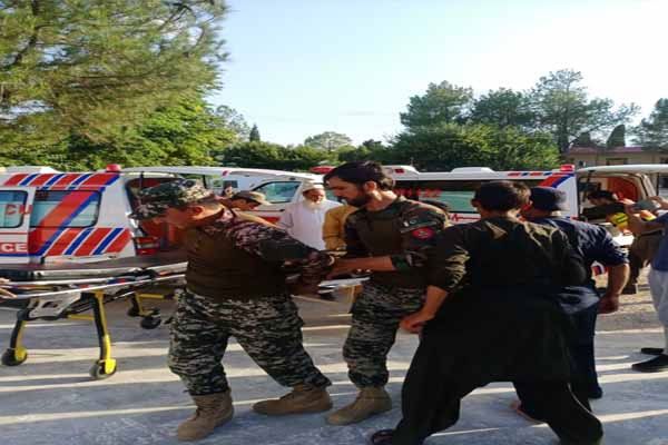 पाकिस्तान में आत्मघाती विस्फोट में कम से कम 35 की मौत, 200 घायल