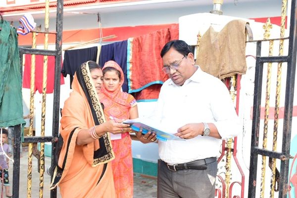  कलेक्टर ने शत प्रतिशत फोटोयुक्त मतदाता पर्ची का वितरण करने के दिए निर्देश