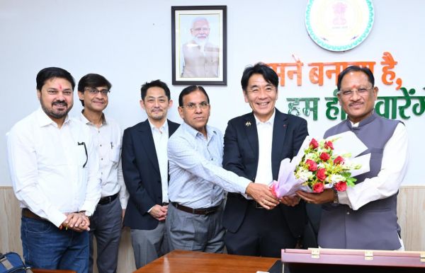 मुख्यमंत्री श्री विष्णु देव साय से जापान के प्रतिनिधिमंडल की सौजन्य मुलाकात: निवेश, तकनीकी सहयोग और औद्योगिक विस्तार को लेकर हुई विस्तृत चर्चा